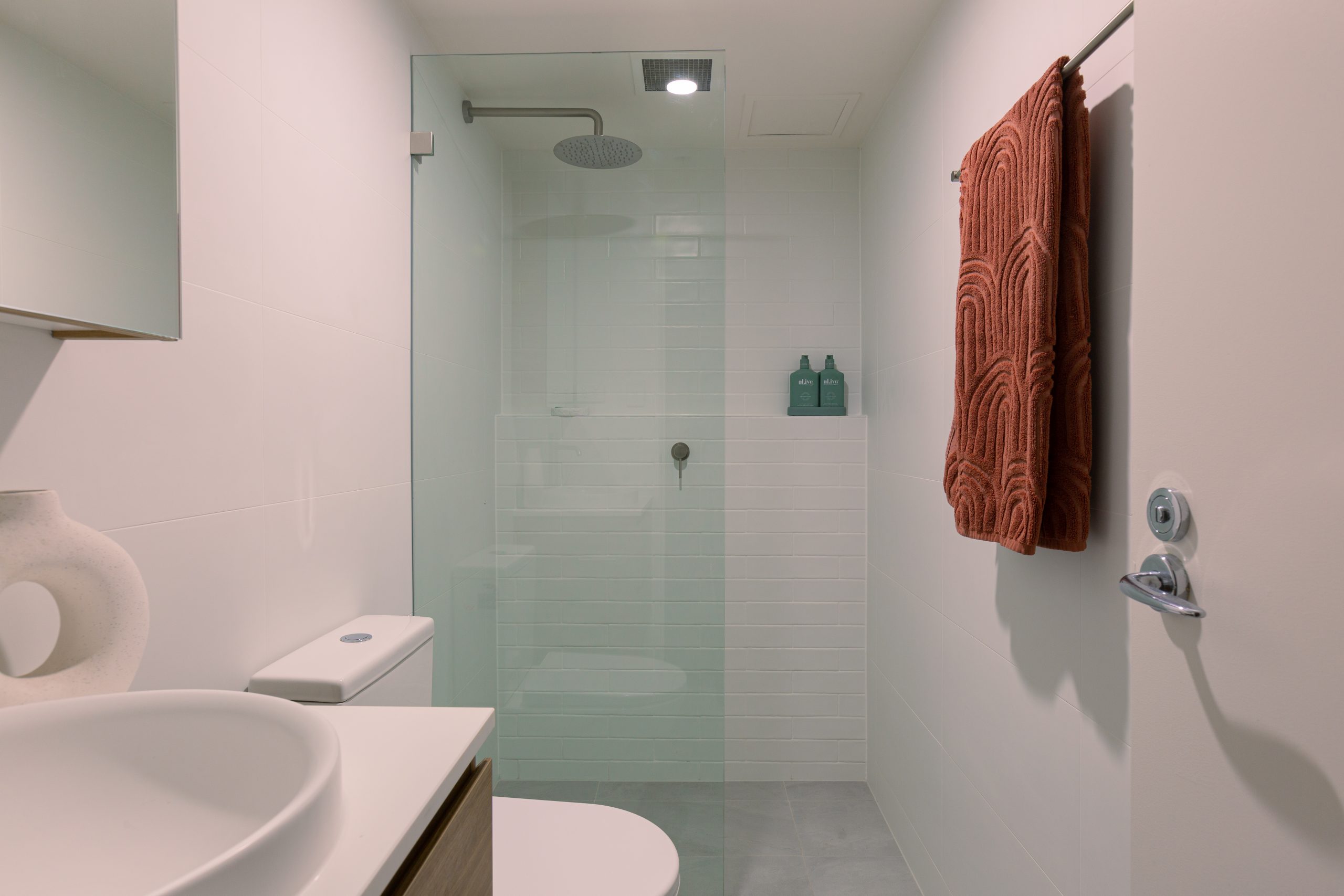 How Can I Modernize My Bathroom Cheaply?