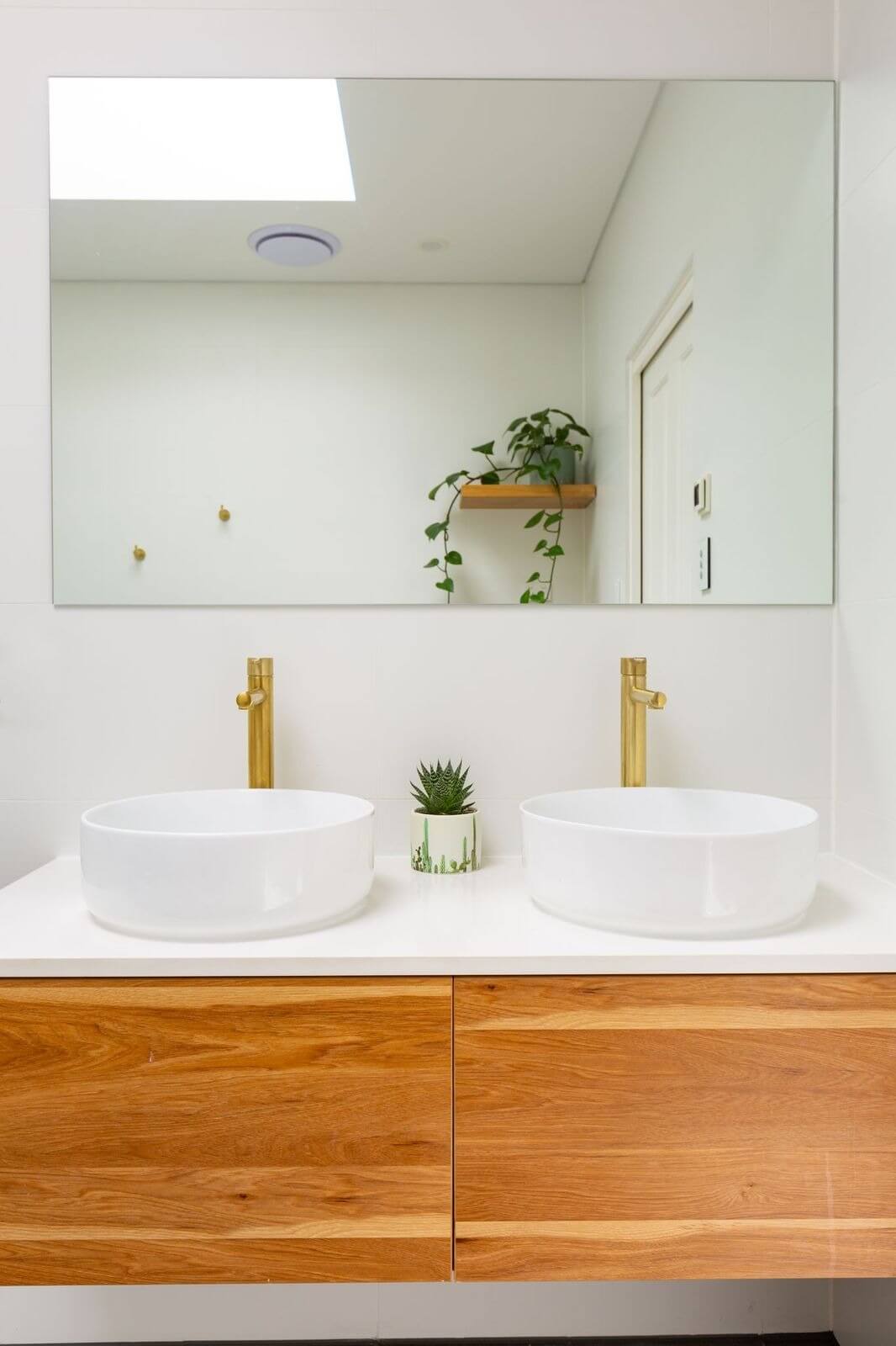 High-end bathroom fitouts in Newtown, Sydney