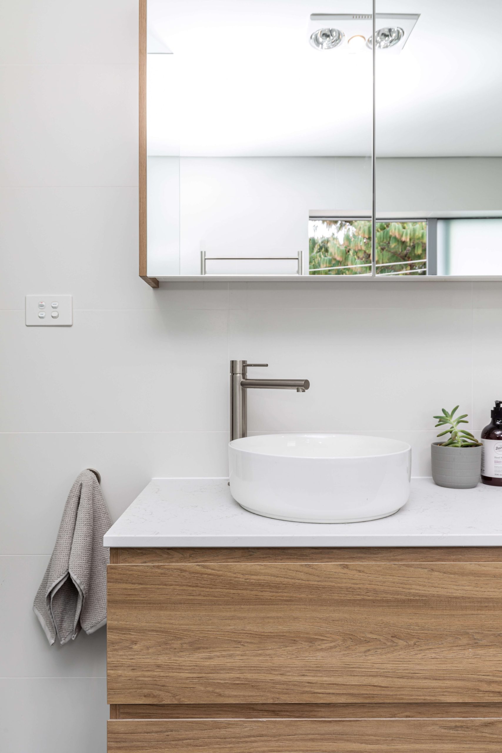 Expert kitchen renovators in Bondi Beach, focusing on bathrooms, kitchens, laundries, and home renovations in Sydney