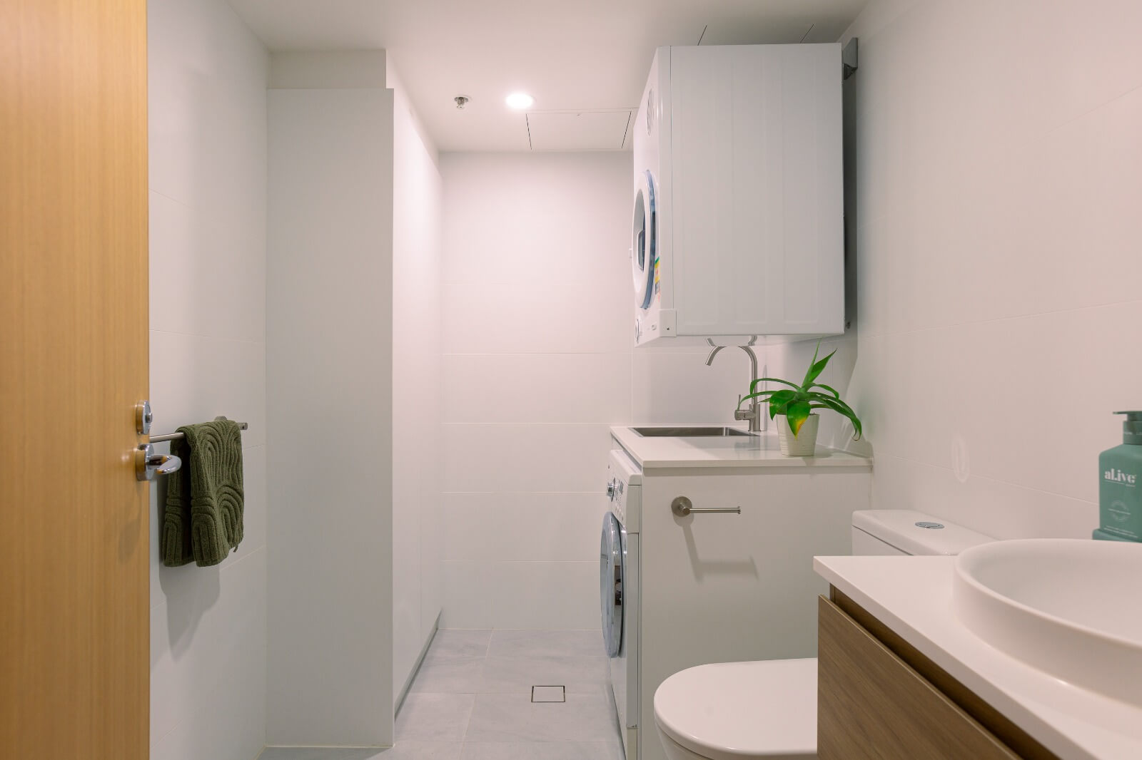 Expert kitchen renovators in Brighton-Le-Sands, focusing on bathrooms, kitchens, laundries, and home renovations in Sydney