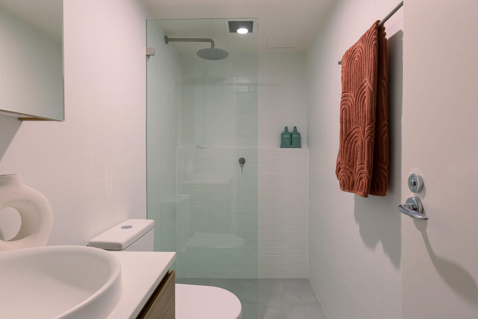 Custom bathroom renovations in Mortdale, focusing on bathrooms, kitchens, laundries, and home renovations in Sydney