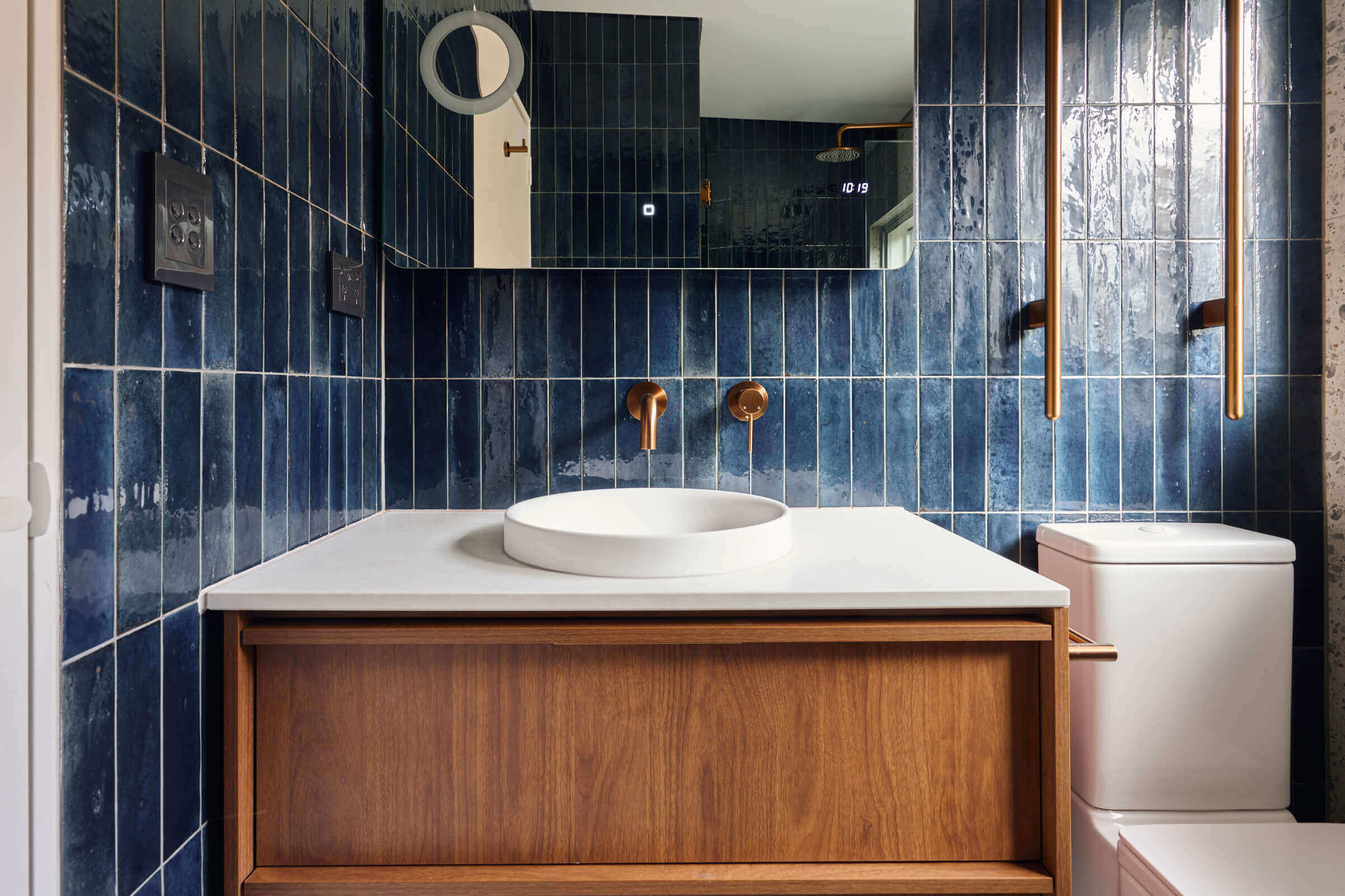 Stylish makeover of an apartment bathroom in Sydney