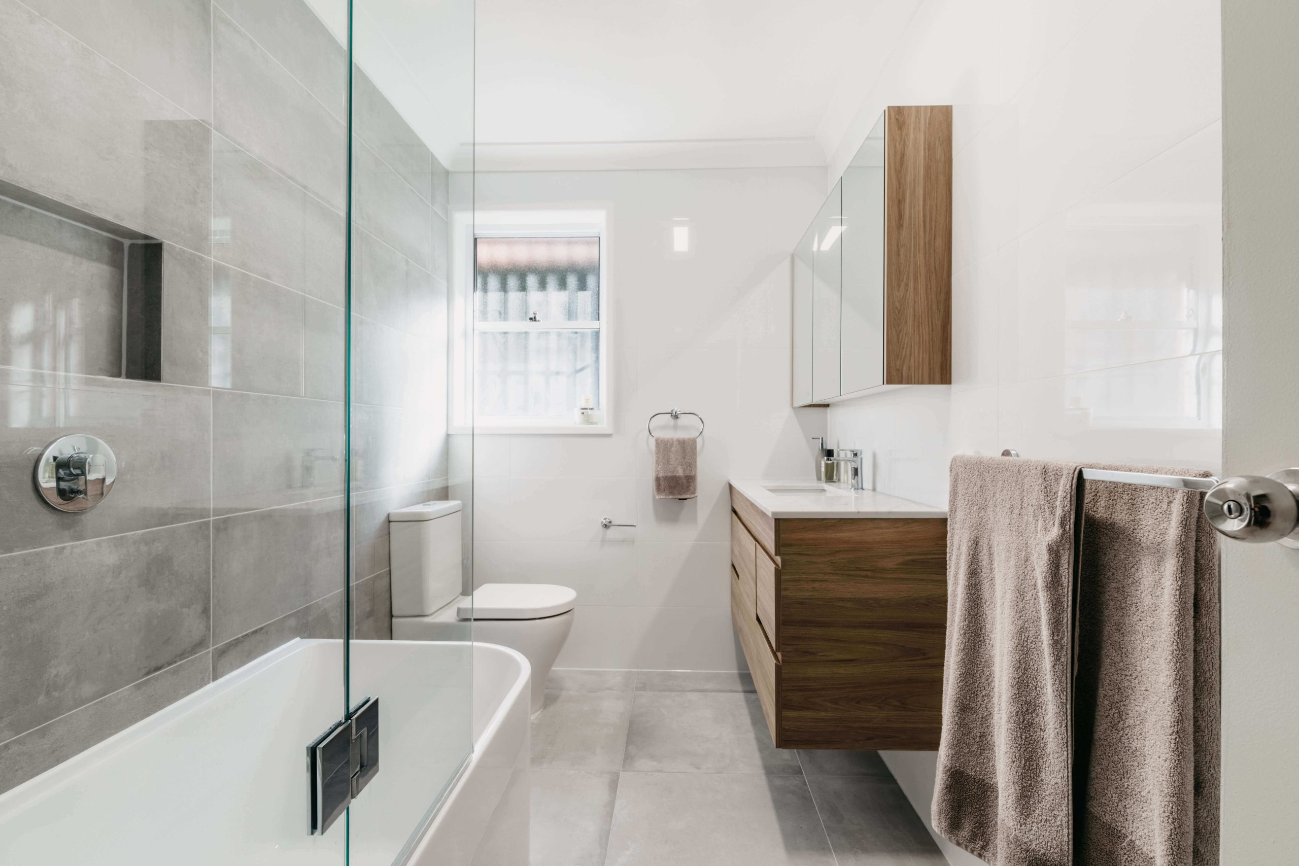 Small bathroom renovations in Blacktown, focusing on bathrooms, kitchens, laundries, and home renovations in Sydney